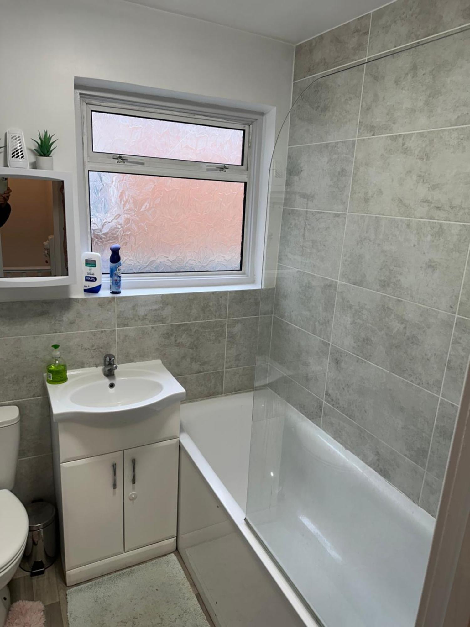 Gazde/Camere de închiriat South Harrow *
